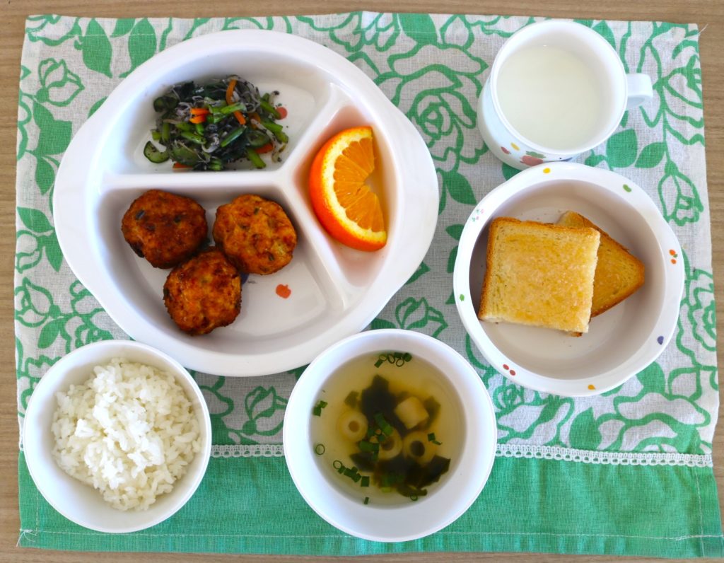 ８月２２日の給食です