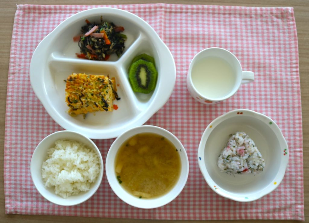 ８月２３日の給食です