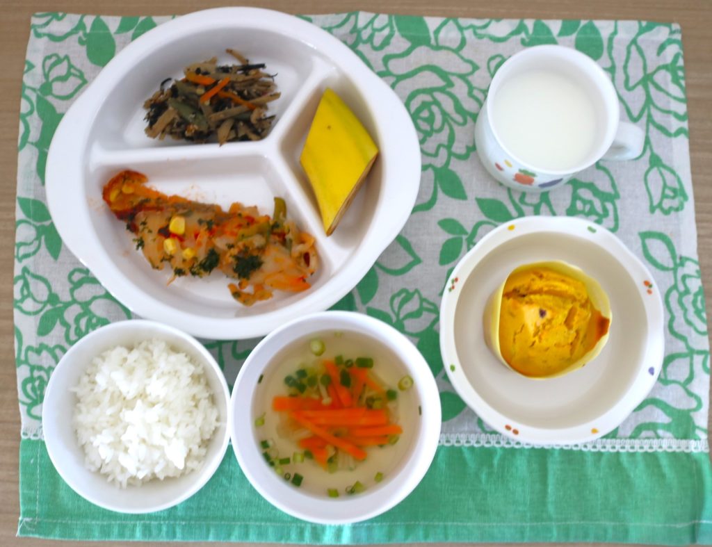 ８月２７日の給食です