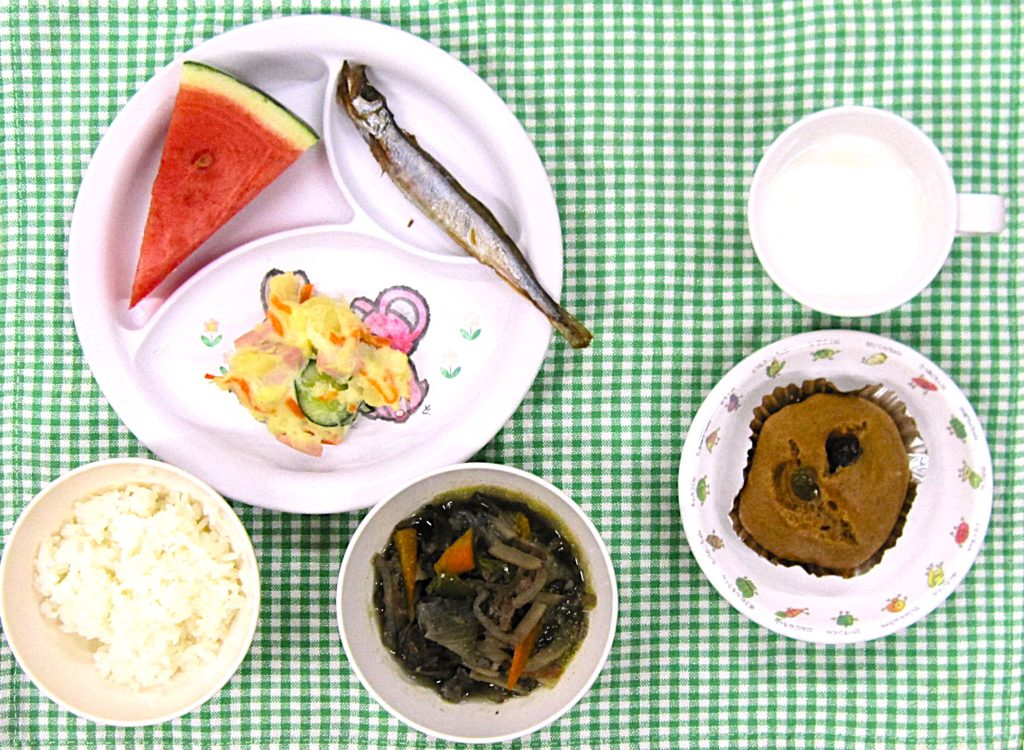 ８月２６日の給食です