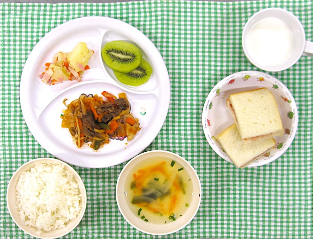 １０月２３日の給食です