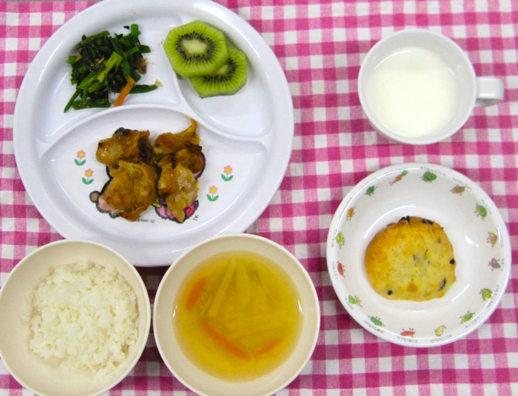 ３月１１日の給食です