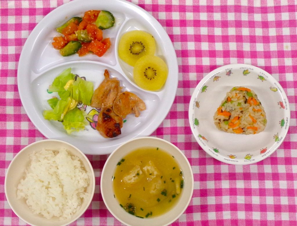 ８月２６日の給食です