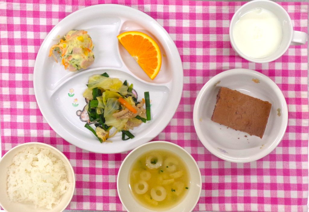 ３月１１日の給食です