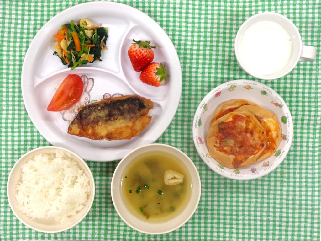 ３月１２日の給食です