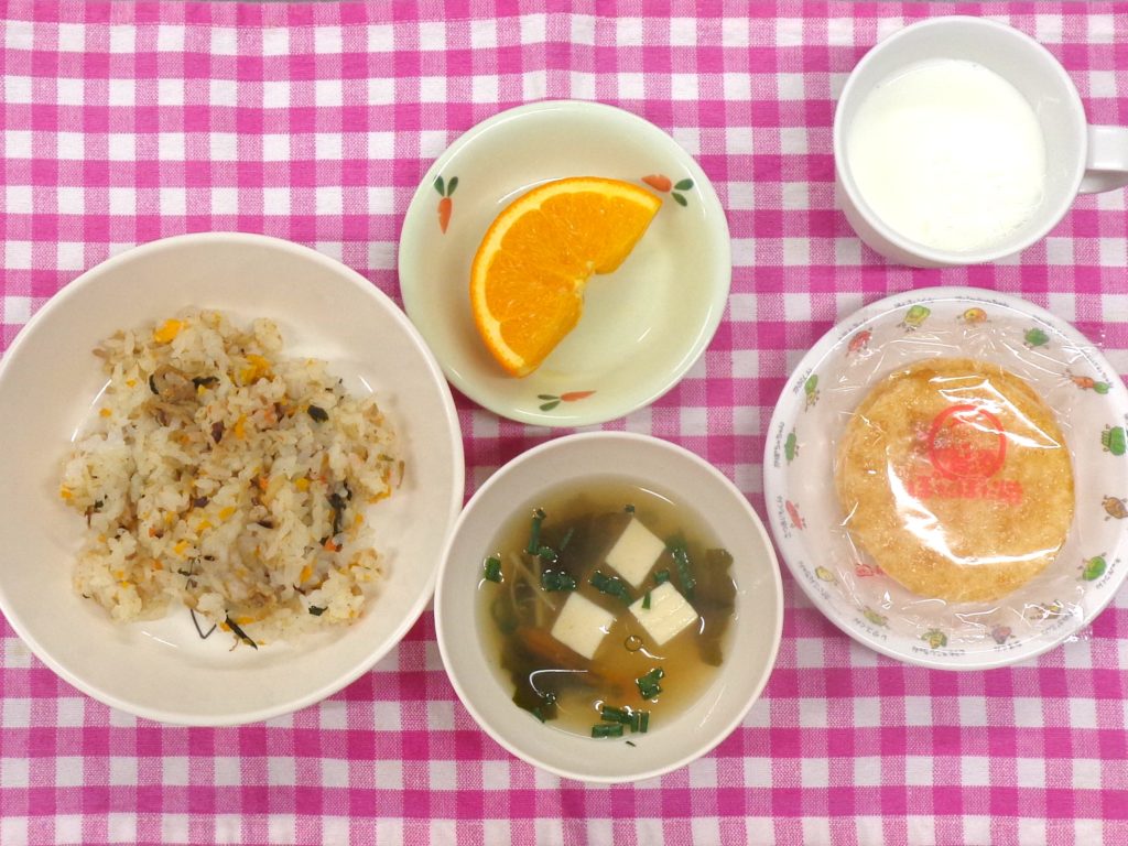 ３月２１日の給食です
